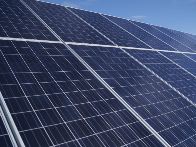 disposition-des-panneaux-solaires-a-faible-angle